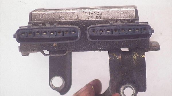 Relay - injection TOYOTA COROLLA Verso (ZER_, ZZE12_, R1_)