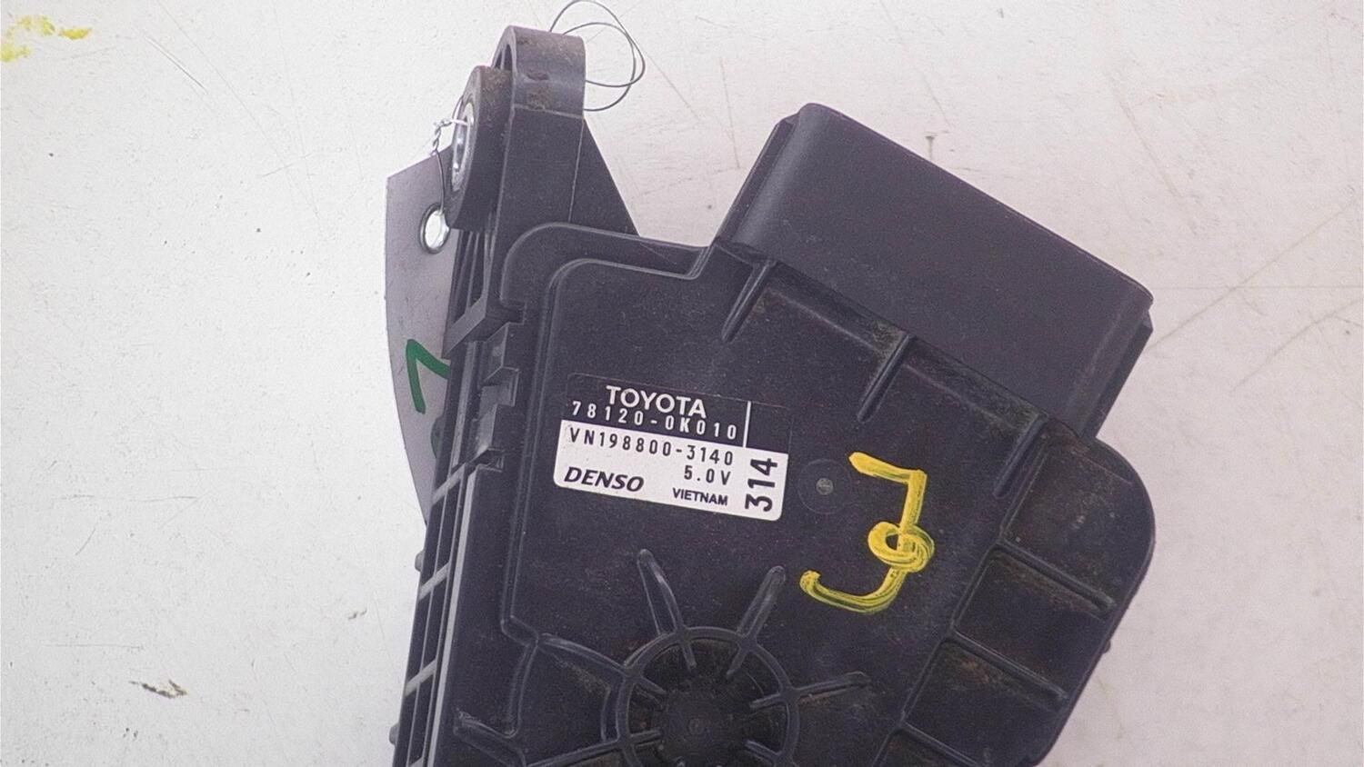 Toyota HILUX VIGO VII Pickup (_N1_, _N2_, _N3_) Accelerator