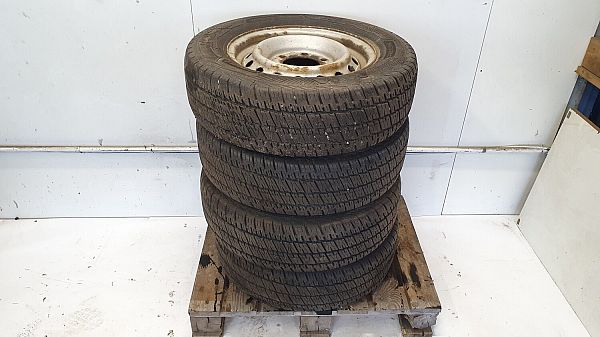Fælge stål med dæk TOYOTA DYNA Platform/Chassis (KD_, LY_, _Y2_, _U3_, _U4_)