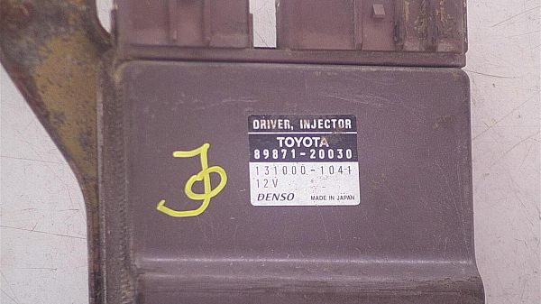 relais d'injection TOYOTA HIACE IV Box (__H1_, __H2_)