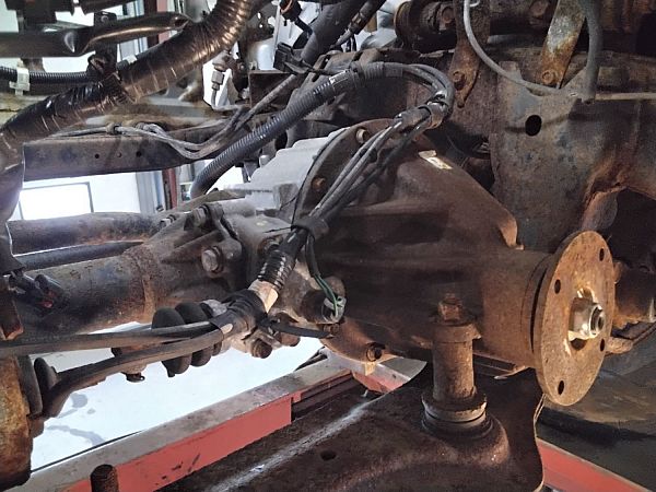 Oś przednia  – mechanizm różnicowy napęd 4x4 MAZDA BT-50 Pickup (CD, UN)
