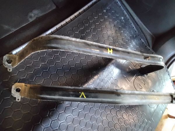 Drivstofftank bånd/feste JEEP CHEROKEE (KL)