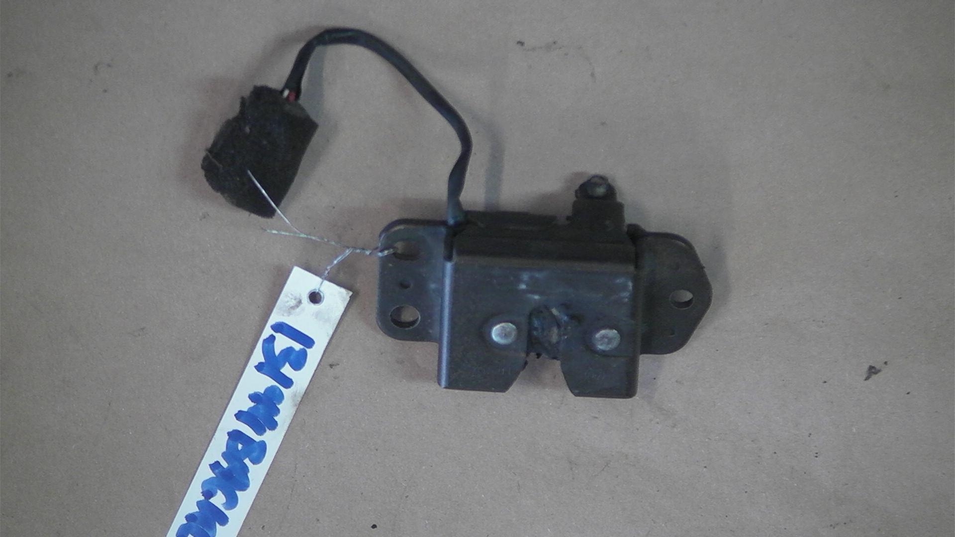 Toyota LAND CRUISER 80 (_J8_) Door lock 69350-60040 - Autoparts24