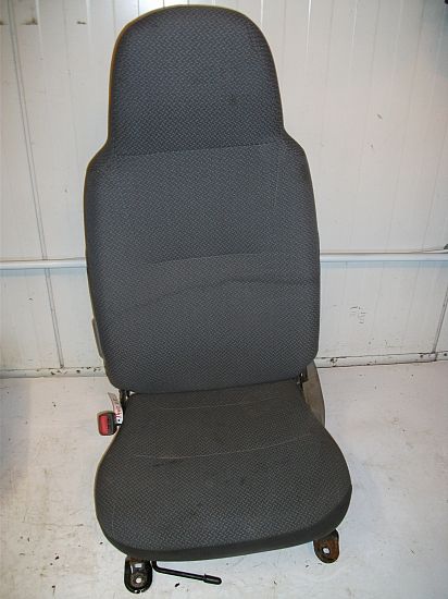 Front seats - 4 doors TOYOTA DYNA Platform/Chassis (KD_, LY_, _Y2_, _U3_, _U4_)