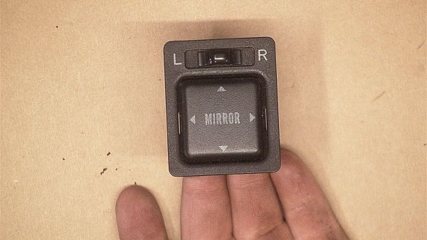 Wing mirror - switch TOYOTA LAND CRUISER 80 (_J8_)