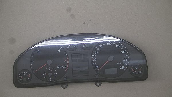 Instrumentbræt AUDI A6 Avant (4B5, C5)