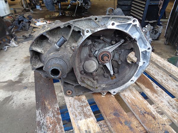 Girkasse manuel VW TRANSPORTER Mk IV Box (70A, 70H, 7DA, 7DH)