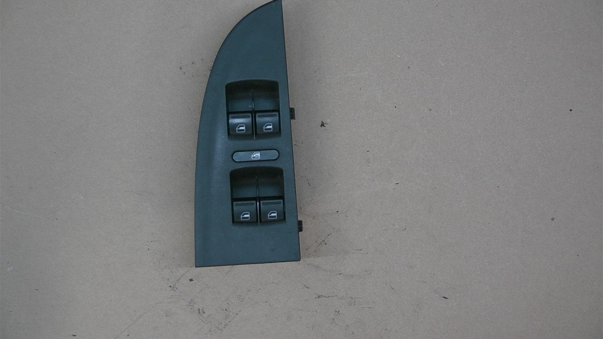 ORIGINAL power window switch front left SEAT LEON (1P1) 2011 - Picture 1 of 1