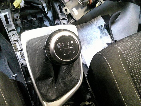 Skrzynia biegów 6-biegowa TOYOTA AURIS (_E18_)