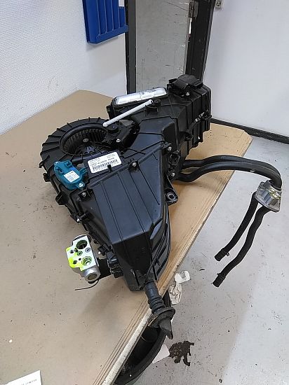 Heater unit - complete AUDI Q7 (4LB)