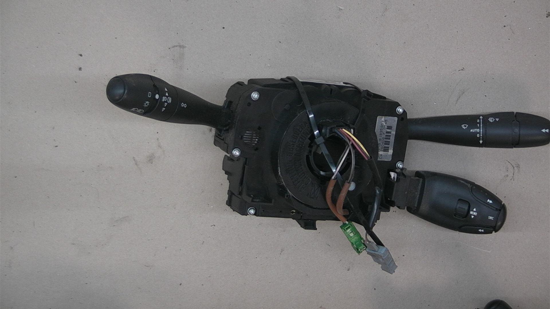 Peugeot 207 - Przełącznik zespolony 207 | Autoparts24