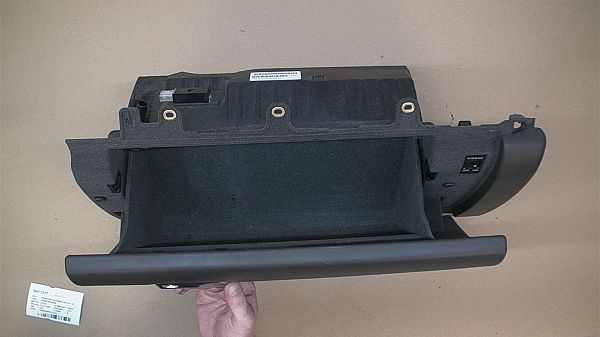 Handskerum PORSCHE CAYENNE (92A)