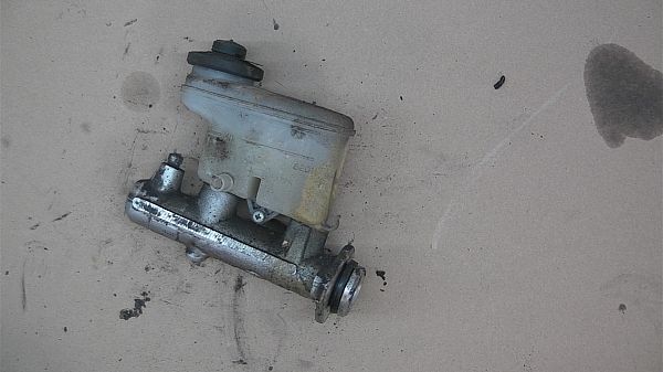 Brake - Master cylinder TOYOTA HIACE IV Box (__H1_, __H2_)