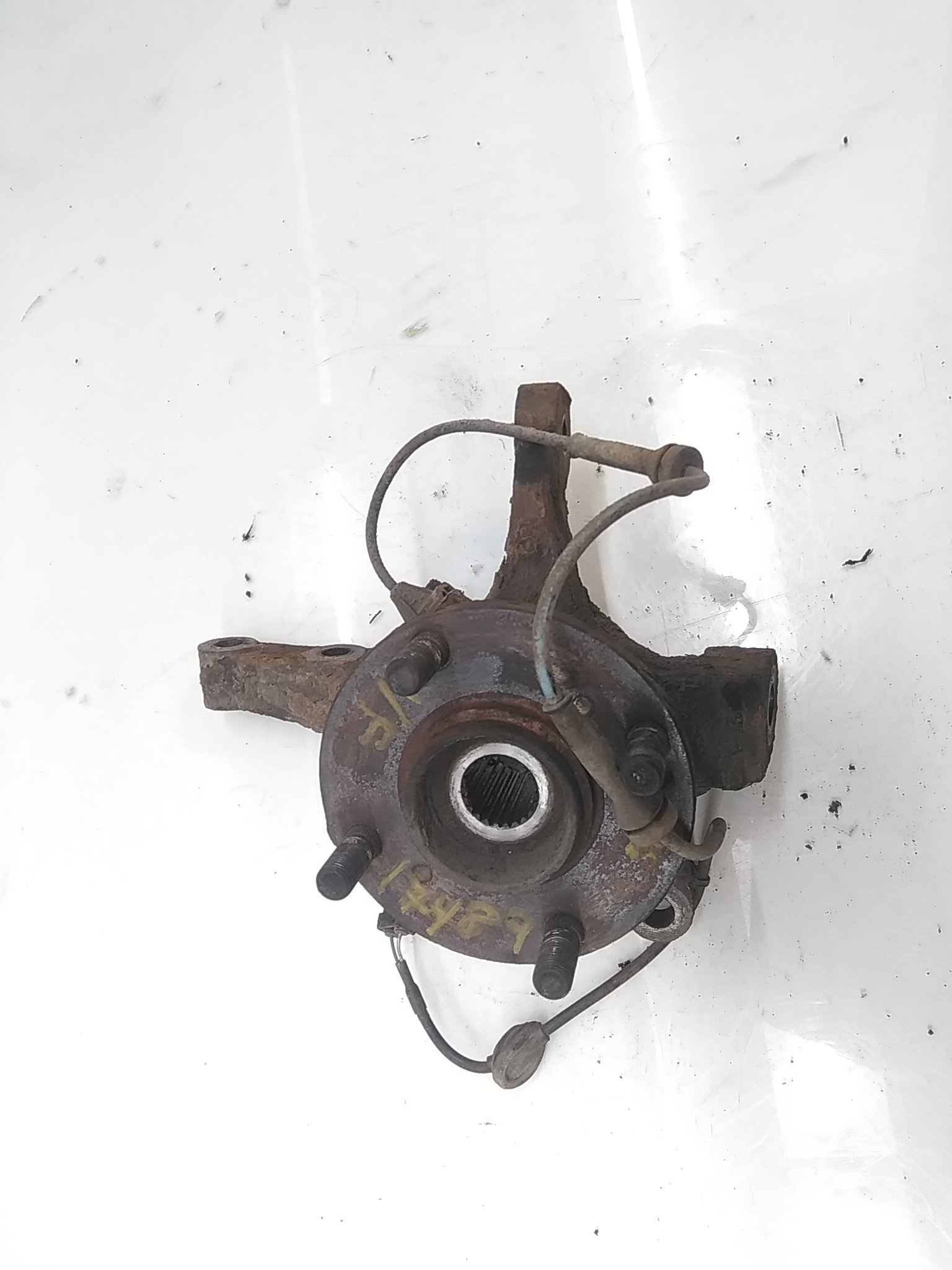 Suzuki Alto - Steering knuckle - front Alto - Autoparts24