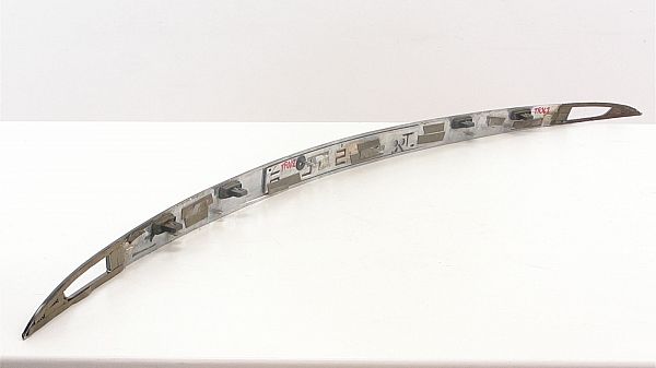 Door windshield rail