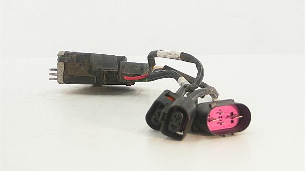 Przekaźnik - wentylator chłodnicy AUDI A4 (8K2, B8)
