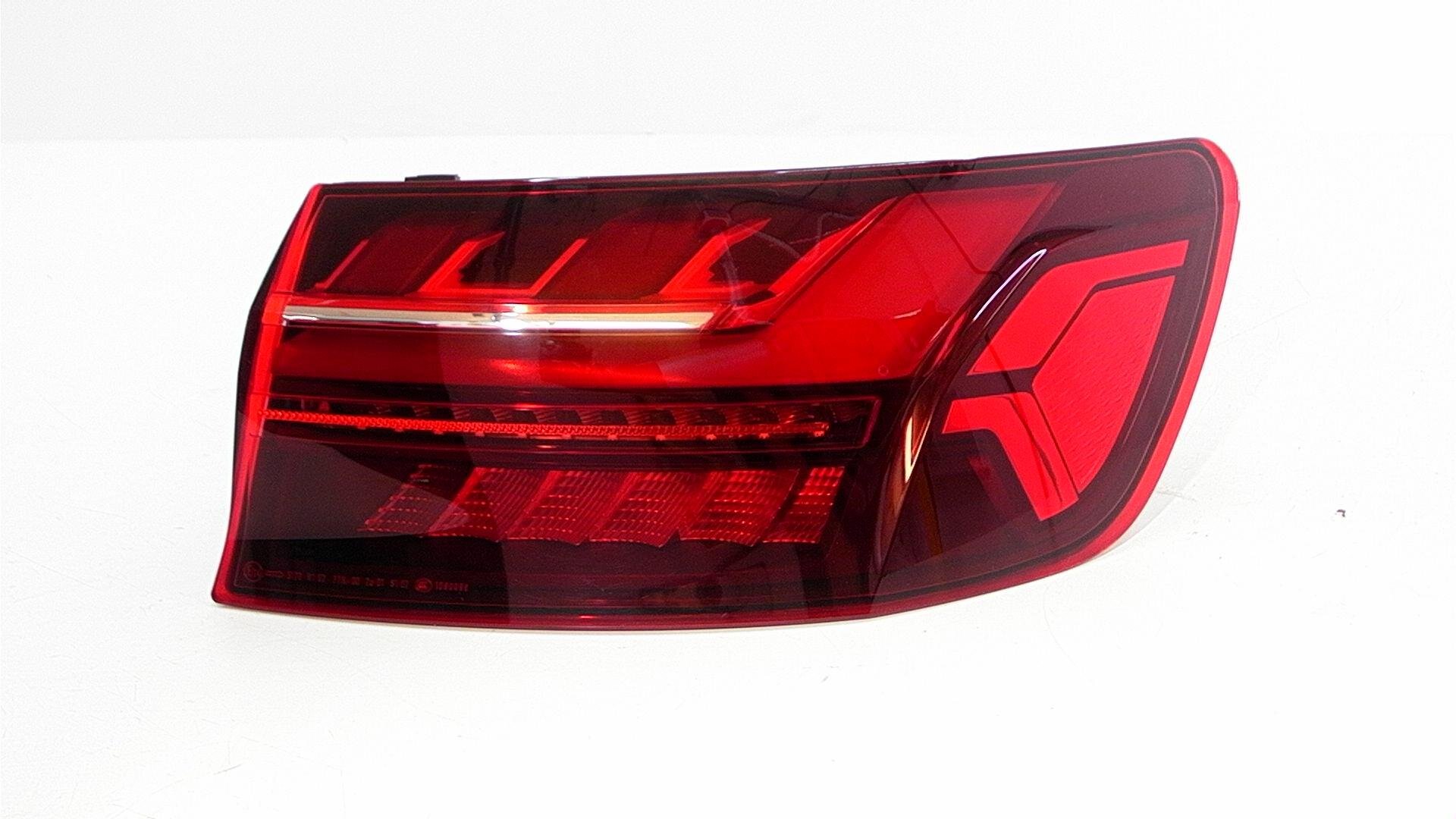 Audi A4 B9 (8W2, 8WC) Rear light 8W5945092AC - Autoparts24