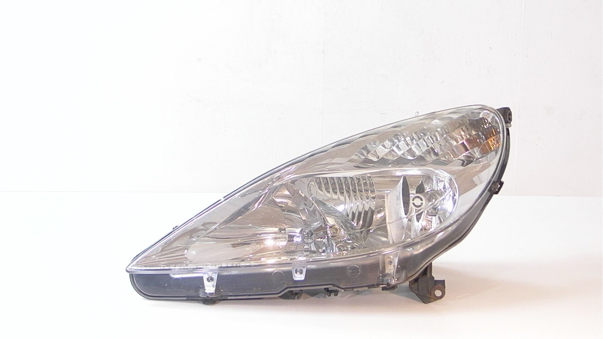 Peugeot 607 (9D, 9U) Front light 6204 X8