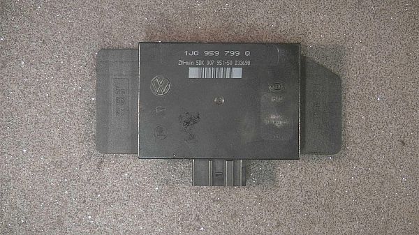 Module de contrôle de confort VW PASSAT Estate (3B5)
