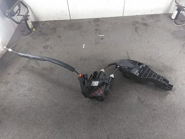 Zamek centralny JAGUAR XE (X760)