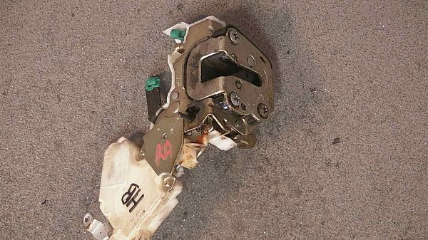 Zentralverriegelung NISSAN ALMERA Mk II (N16)