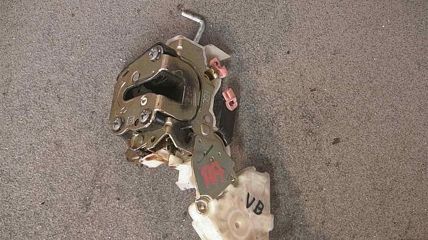 Zentralverriegelung NISSAN ALMERA Mk II (N16)