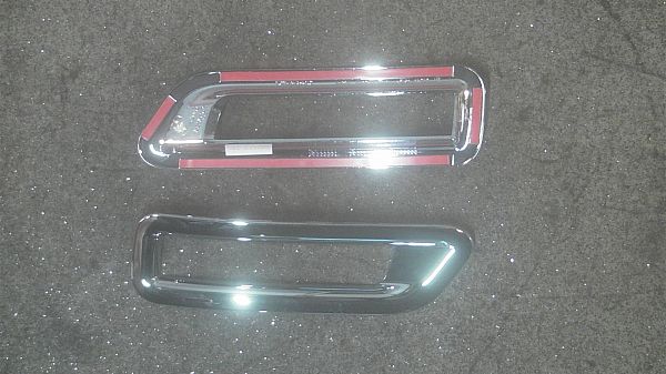 Stoßstange hinten Deckleiste NISSAN