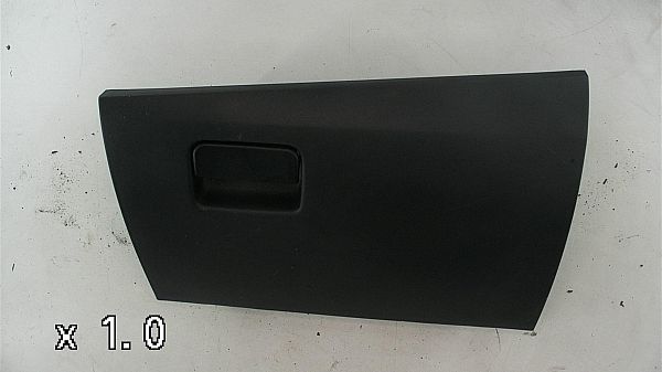 couvercle de boite à gants MITSUBISHI LANCER VIII Sportback (CX_A)