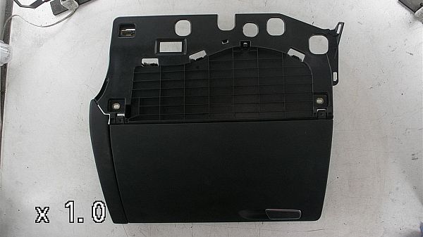 couvercle de boite à gants AUDI A4 Avant (8K5, B8)