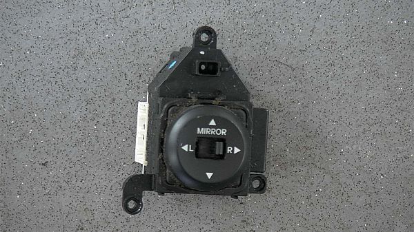 Wing mirror - switch HYUNDAI i30 (FD)