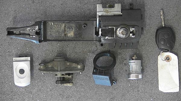 Lock cylinder FORD MONDEO Mk III Turnier (BWY)