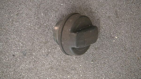 Tankdeckel VW PASSAT Estate (3B5)