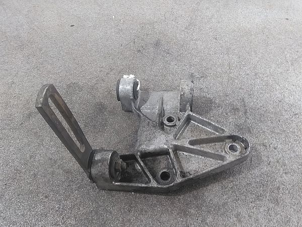 Servopumpenhalter VOLVO