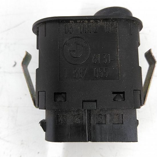 Fog light switch