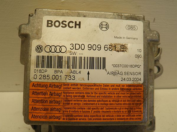 Airbag Boitier commande VW TOUAREG (7LA, 7L6, 7L7)