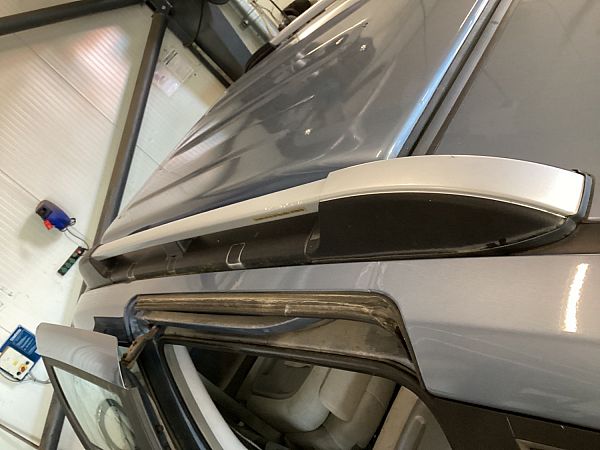 Roof shackle KIA SEDONA Mk II (VQ)