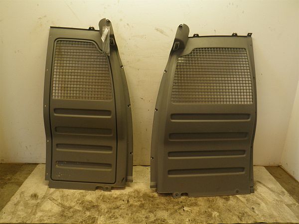 Bagasjeroms avskiller VW CADDY III Box (2KA, 2KH, 2CA, 2CH)