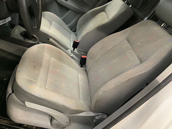 Front seats - 2 doors VW CADDY III Box (2KA, 2KH, 2CA, 2CH)