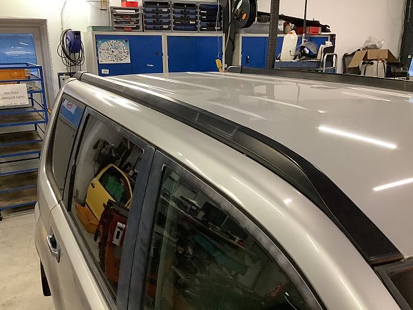 Roof shackle NISSAN X-TRAIL (T30)