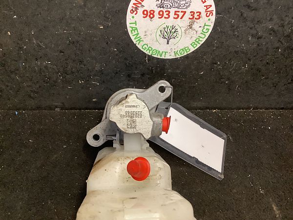 Brake - Master cylinder TOYOTA AURIS (_E18_)