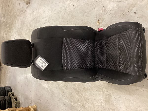 Forsæder - 4 dørs TOYOTA AURIS (_E18_)