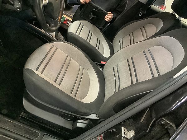 Front seats - 4 doors FIAT PUNTO EVO (199_)