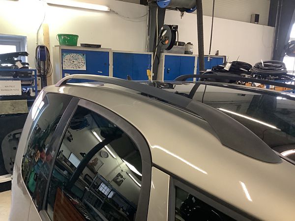 Roof shackle SKODA ROOMSTER (5J7)