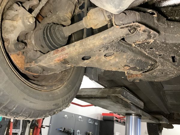 Bærearm forrest nederst HYUNDAI i10 (PA)