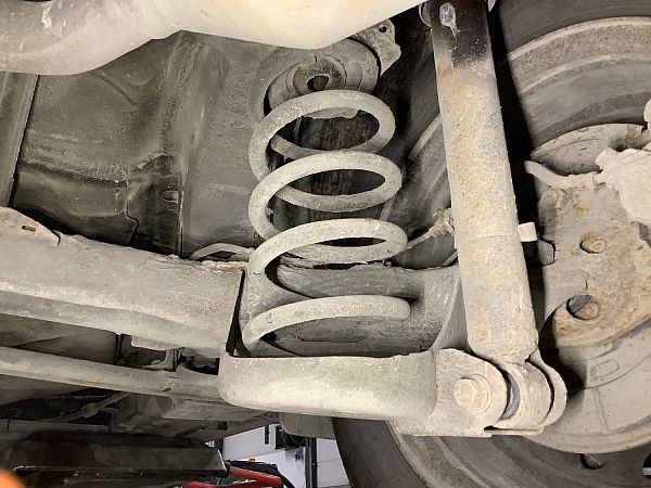 Sprężyna zawieszenia tylna – cewka TOYOTA VERSO (_R2_)