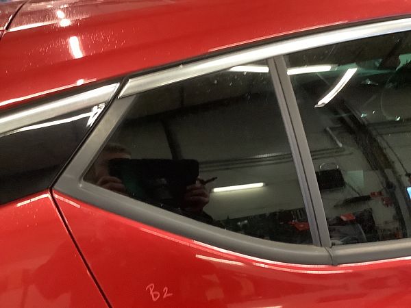 Szyba trójkątna OPEL ASTRA K (B16)