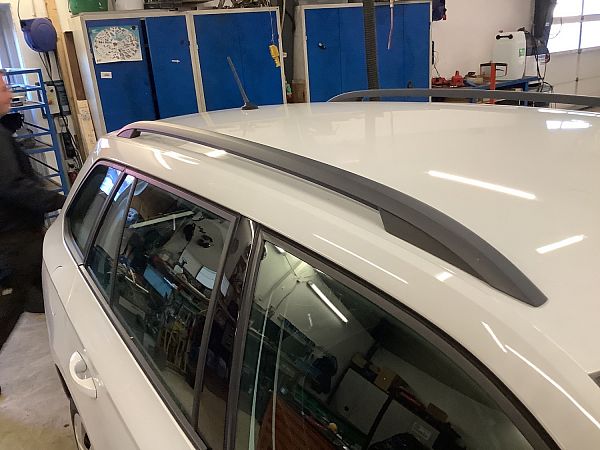 Roof shackle SKODA FABIA III Estate (NJ5)