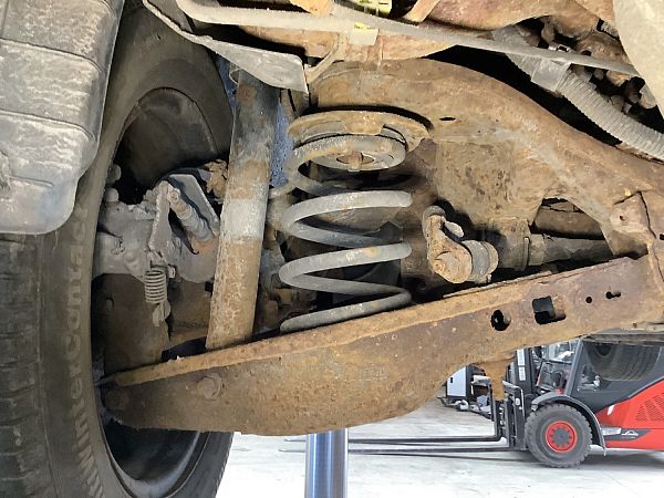 Sprężyna zawieszenia tylna – cewka TOYOTA AVENSIS Estate (_T27_)