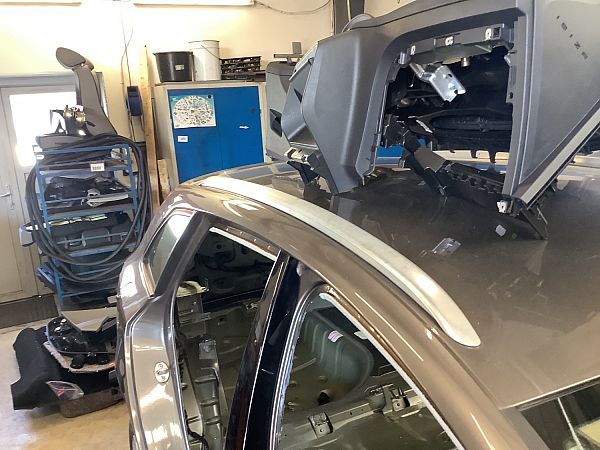 Roof shackle SEAT IBIZA Mk IV ST (6J8, 6P8)