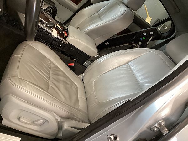 Front seats - 4 doors JAGUAR XF (X250)